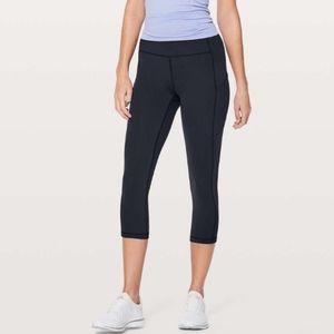 Lululemon Speed Up Crop 21" Midnight Navy Size 6
